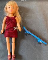 Hübsche Barbie von Zapf mit Skateboard Beweglich Nordrhein-Westfalen - Moers Vorschau