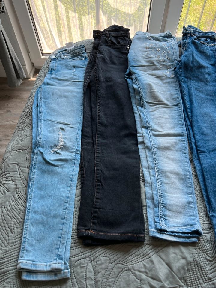 Kleidung Mädchen Hosen Gr. 158-XS ab 5€ VB/Stück in Nierstein