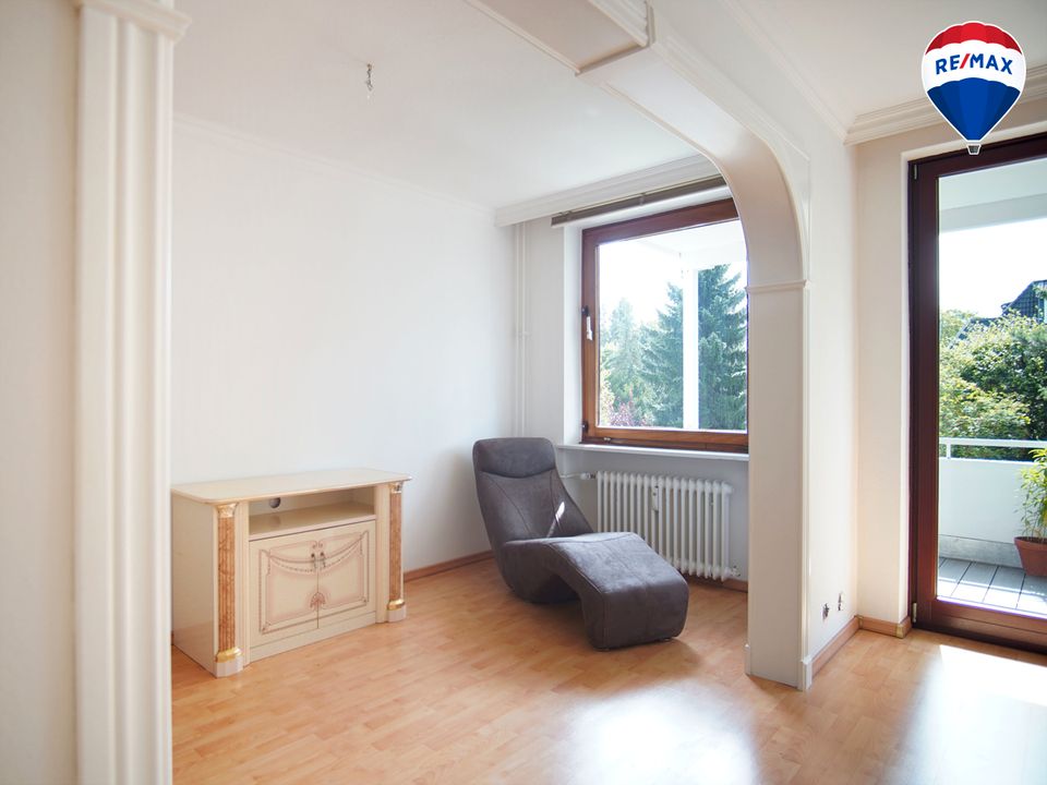 Frei lieferbar! Helle 3-Zimmer-Wohnung mit Balkon und Tiefgarage in Hamburg
