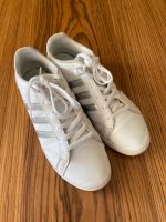 Sneaker Sportschuhe Adidas Gr. 40 Nordrhein-Westfalen - Sassenberg Vorschau