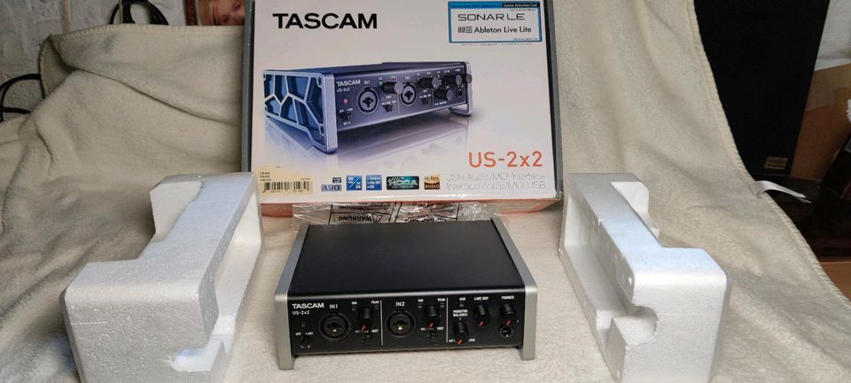 Tascam US-2x2/USB 2-Kanal Sound Interface in Hannover