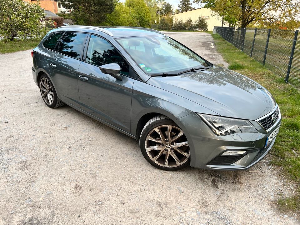 Seat Leon St 1,4 TSI FR Pano DSG AHK in Lage