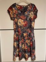 Schönes blumiges Sommerkleid Größe M, neuwertig München - Allach-Untermenzing Vorschau