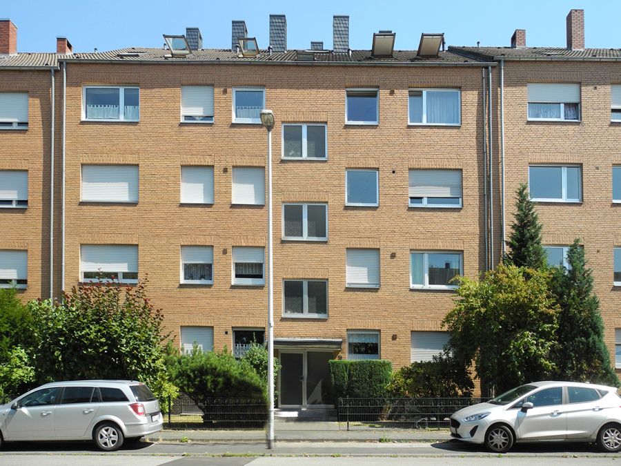 Schicke vermietete Dachwohnung als sichere Kapitalanlage in Frechen