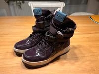 NIKE Womens W SF AF1 (Airforce) SE PRM, Port Wine Größe 38,5 neu Bayern - Cadolzburg Vorschau