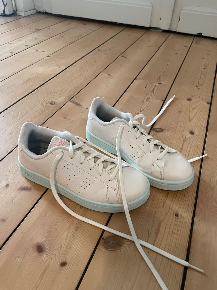 Adidas Sneaker Größe 38 in Osnabrück
