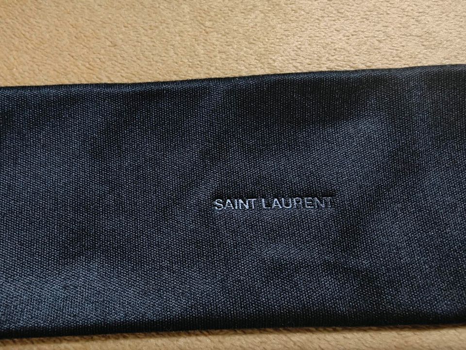 saint laurent sonnenbrille etui Neu! in Düsseldorf