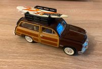 Ford Woody Wagon m. Surfbrett (Bj. 1949) - 1:38 - Sunnyside Nordrhein-Westfalen - Schwelm Vorschau