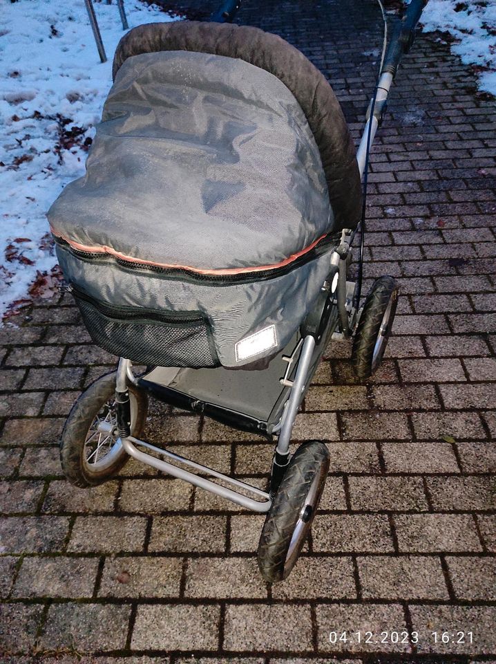 Kinderwagen in Schwerin