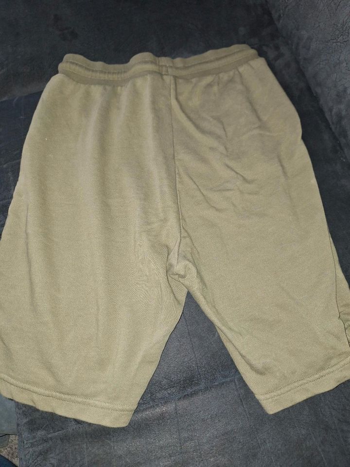 Sweatshorts Gr. 170 in Neu-Anspach