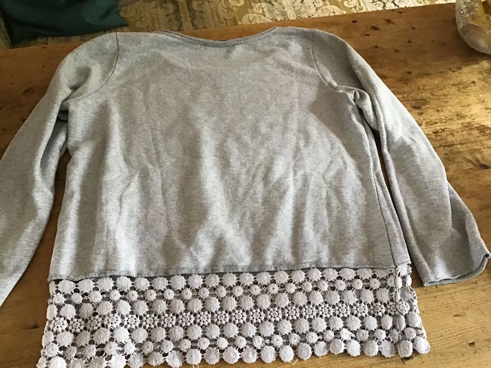 Pulli Pullover grau Gr.44 in Solingen