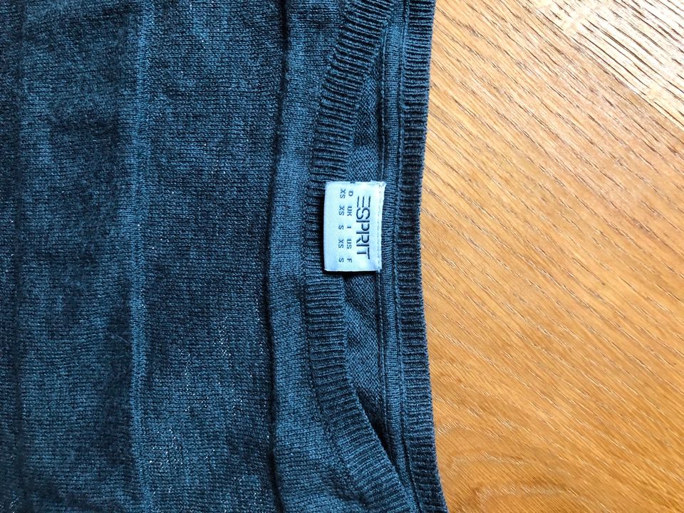 Esprit Pullover Größe XS in Lawalde