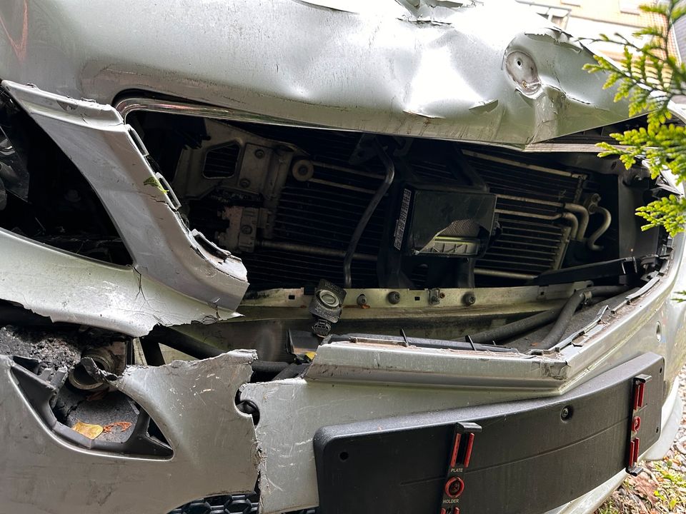 Mercedes Benz E500 Coupé unfallschaden in Dinslaken