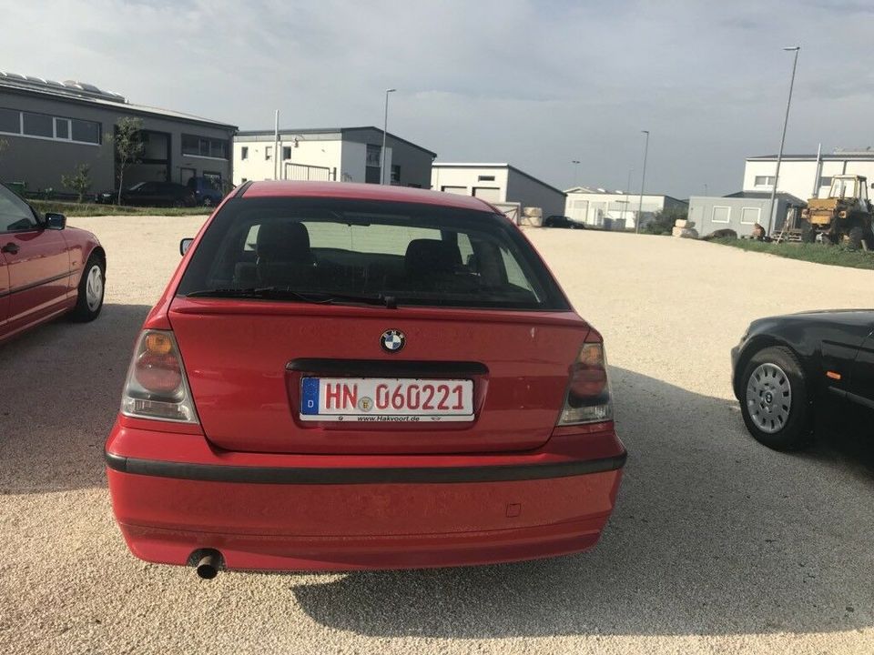 BMW E46 Fußraumverkleidung Fahrerseite in Wüstenrot