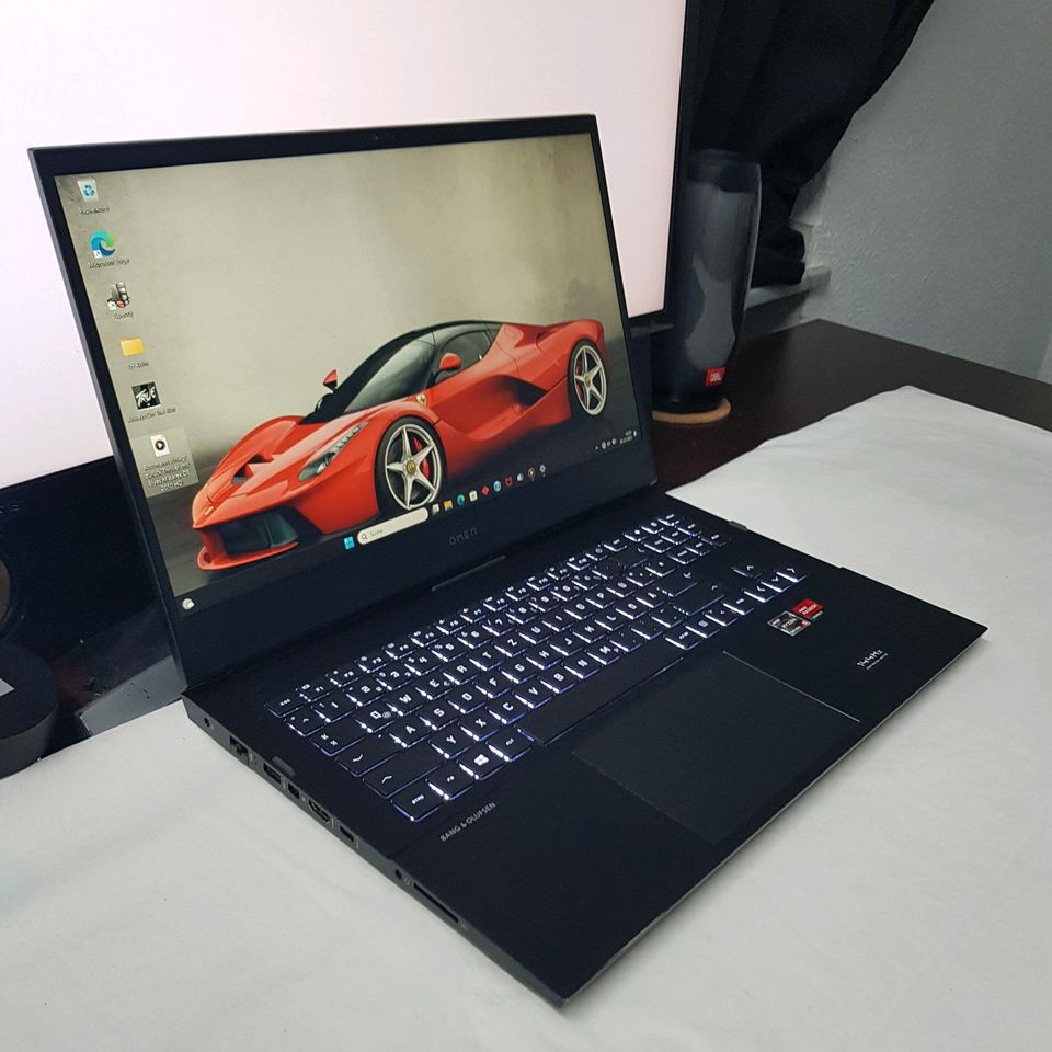 Laptop hp Gaming OMEN O16. RX 6600M 8GB/15'6 144Hz/RYZEN/16GB/SSD in Düsseldorf