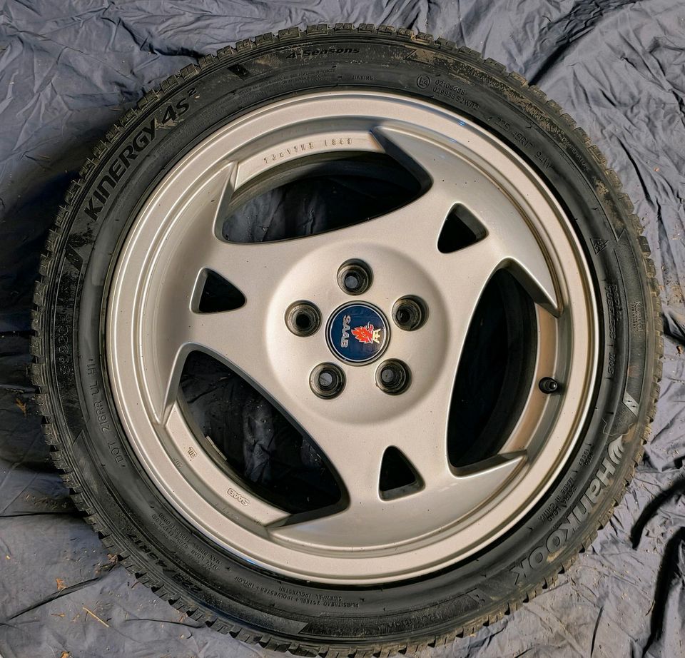 17" Saab Alu28 Aero mit 225/45R17 Ganzjahresreifen in Sohland