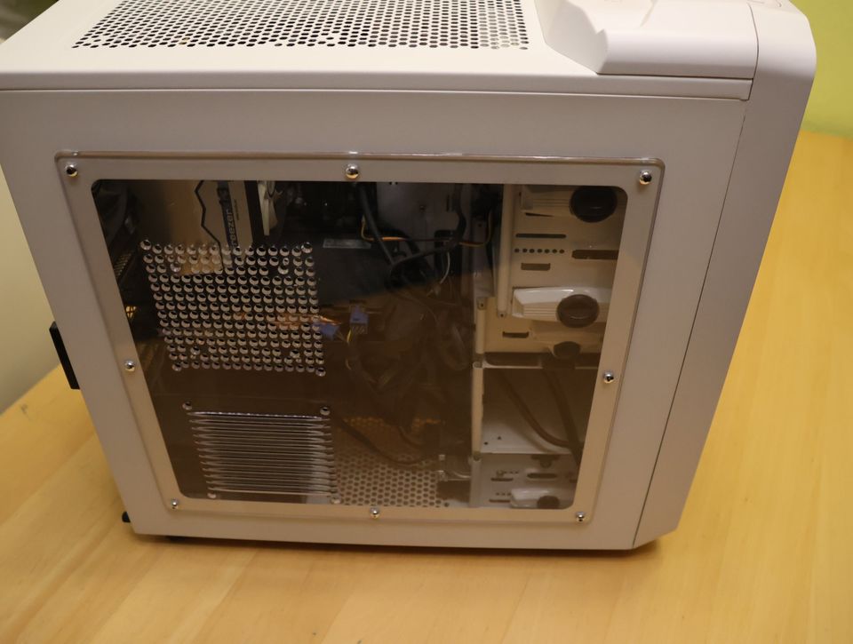 Designer PC Intel i7, 500GB SSD+1,5 TB HDD, Radeon 4G, 16 GB RAM in Frankfurt am Main