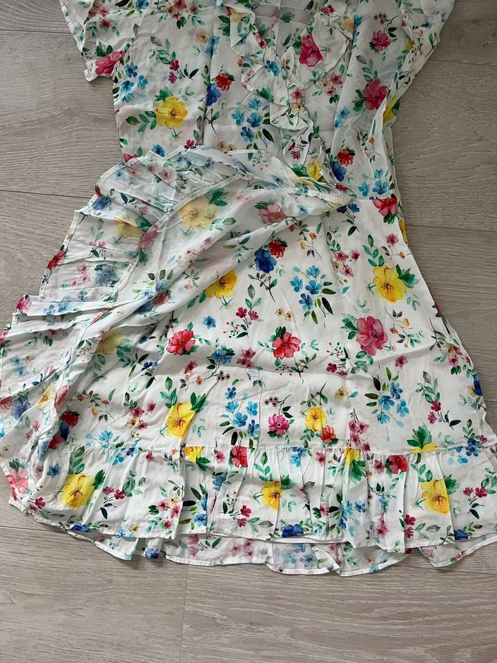 Sommerkleid Blumenprint Mango M in Heikendorf