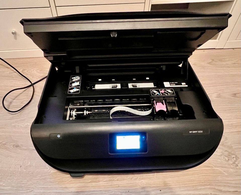 hp Drucker Envy 5030 + Druckerpatrone Tri-Colour in Potsdam