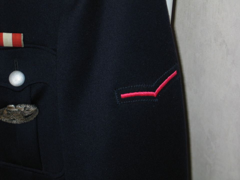 Alte Uniformjacke Sakko mit Mütze, Krawatte und Koppel Feuerwehr in Karlsruhe