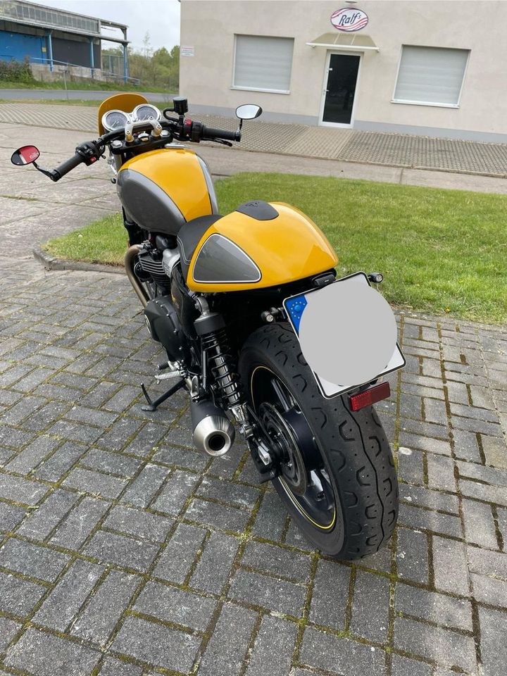 Triumph Street Cup mit vielen Extras in Bad Freienwalde