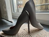 Leder High Heels von H&M online Bremen - Schwachhausen Vorschau