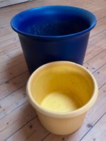 Blauer & gelber Keramiktopf Übertopf Blumentopf Innenbereich Nordrhein-Westfalen - Goch Vorschau
