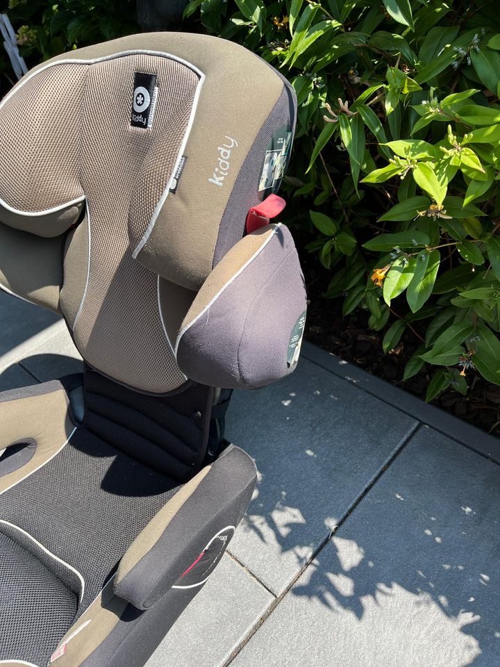 Autokindersitz Kiddy Cruiserfix Pro (15-36 Kg) mit Isofix in Hamburg