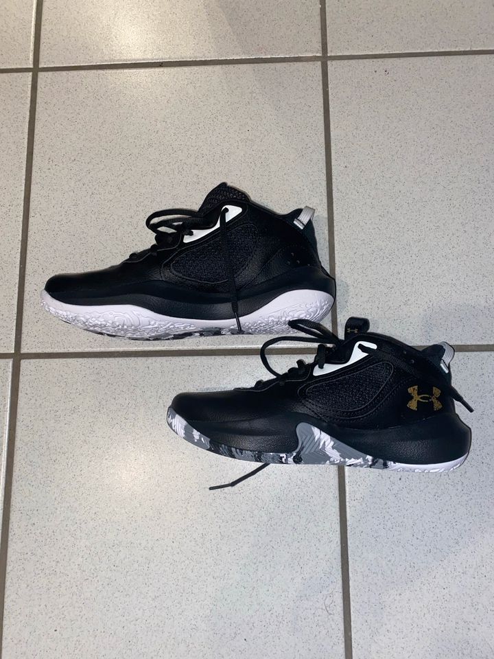 Basketballschuhe UA Lockdown 6, Gr. 40 in Paderborn