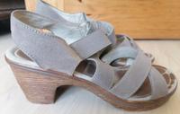Sandalen hellbraun hoher Absatz Gr. 38 Nordrhein-Westfalen - Schieder-Schwalenberg Vorschau