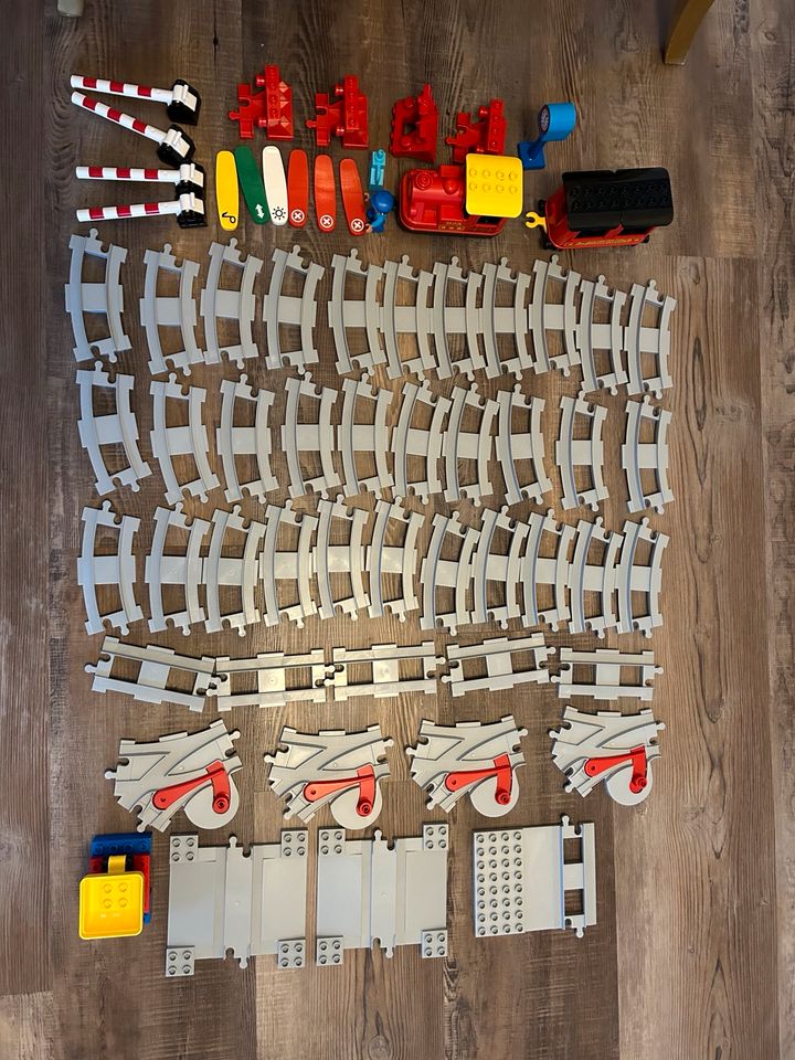 Lego Duplo Eisenbahn-Set mit Erweiterungen in Bad Zwischenahn
