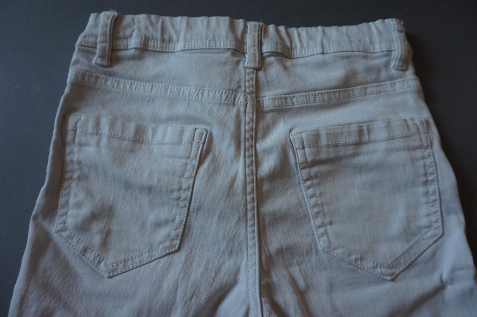 Jeans, Shorts, Marke page young, Gr. 152 in Graben-Neudorf