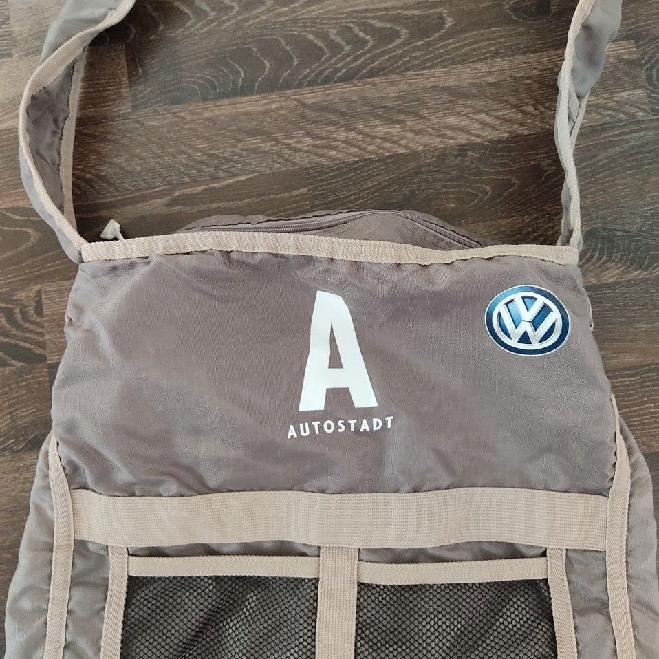 VW Volkswagen „Autostadt“ Umhängetasche Laptop Tasche Rucksack in Hannover