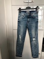 tolle ausgefallene Jeans mit Perlen von Pull&Bear Größe 34 ne Bayern - Augsburg Vorschau