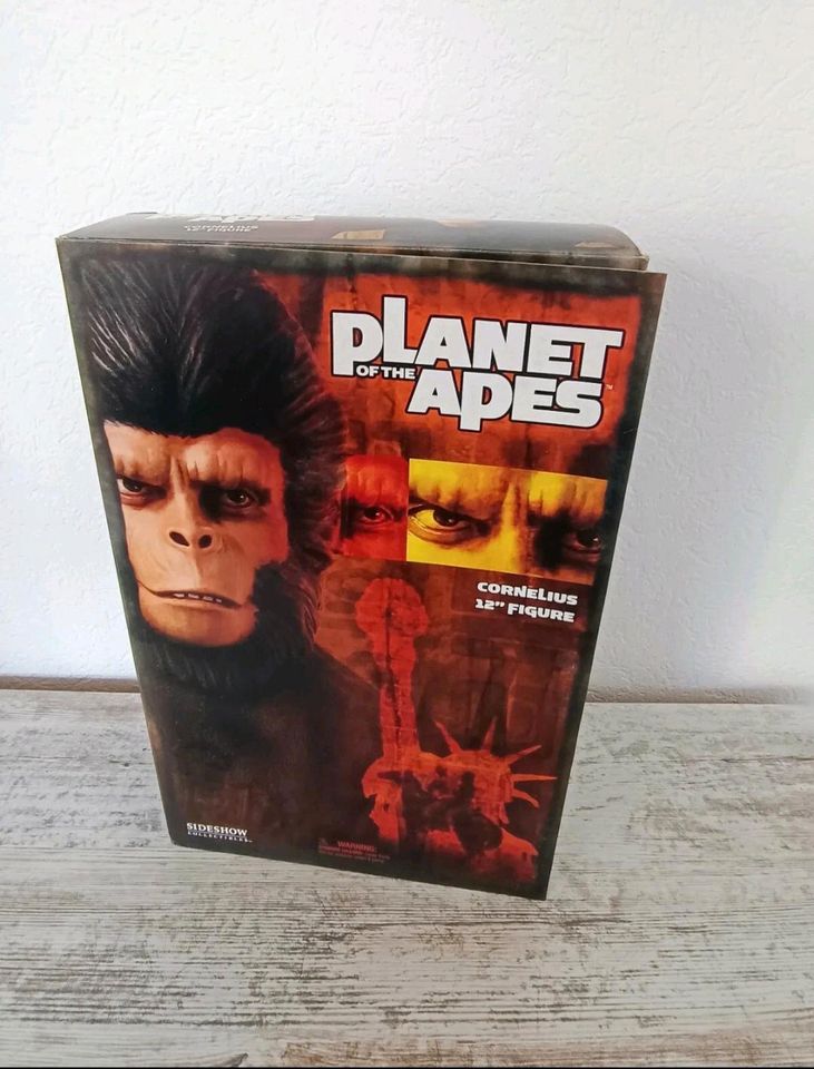 Sideshow Collectibles Planet of Apes Cornelius 12" Action Figure in Halberstadt