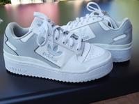Adidas Forum Bold Größe 36 Sneaker weiß / grau neuwertig Niedersachsen - Sögel Vorschau