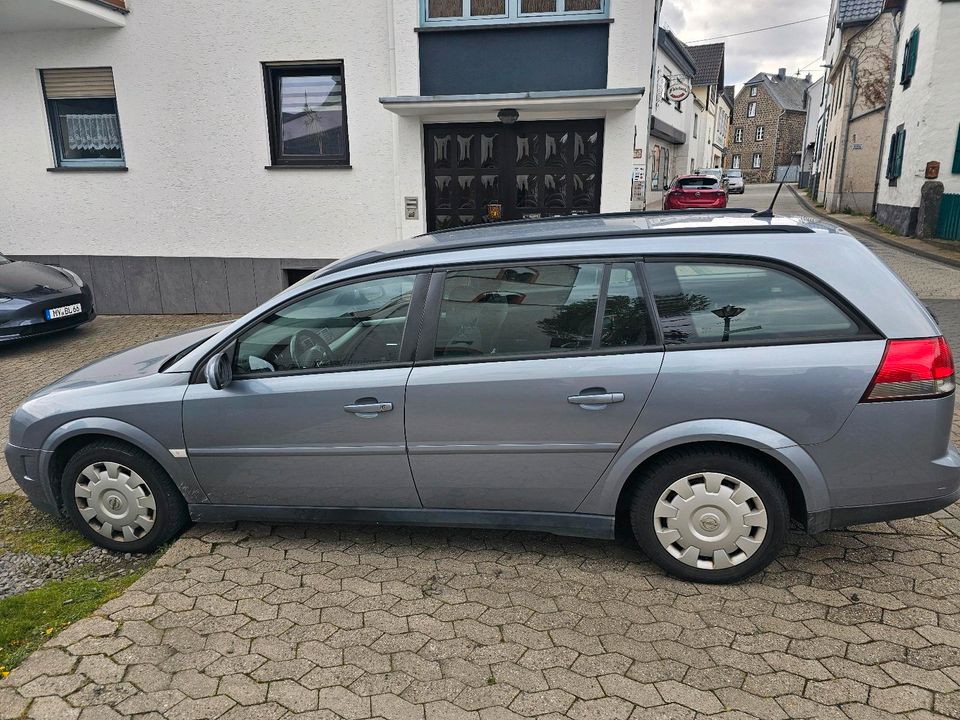 Opel Vectra 2.2 direct in Mendig