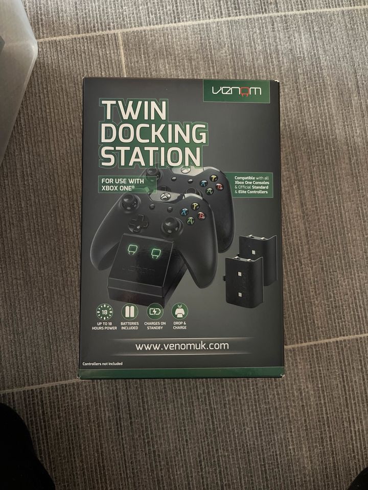 Twin Docking Station Xbox in Pfarrkirchen