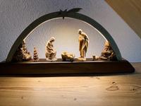 eleganter Schwibbogen mit stilvollen geschnitzten Holzfiguren Sachsen - Bernsbach  Vorschau