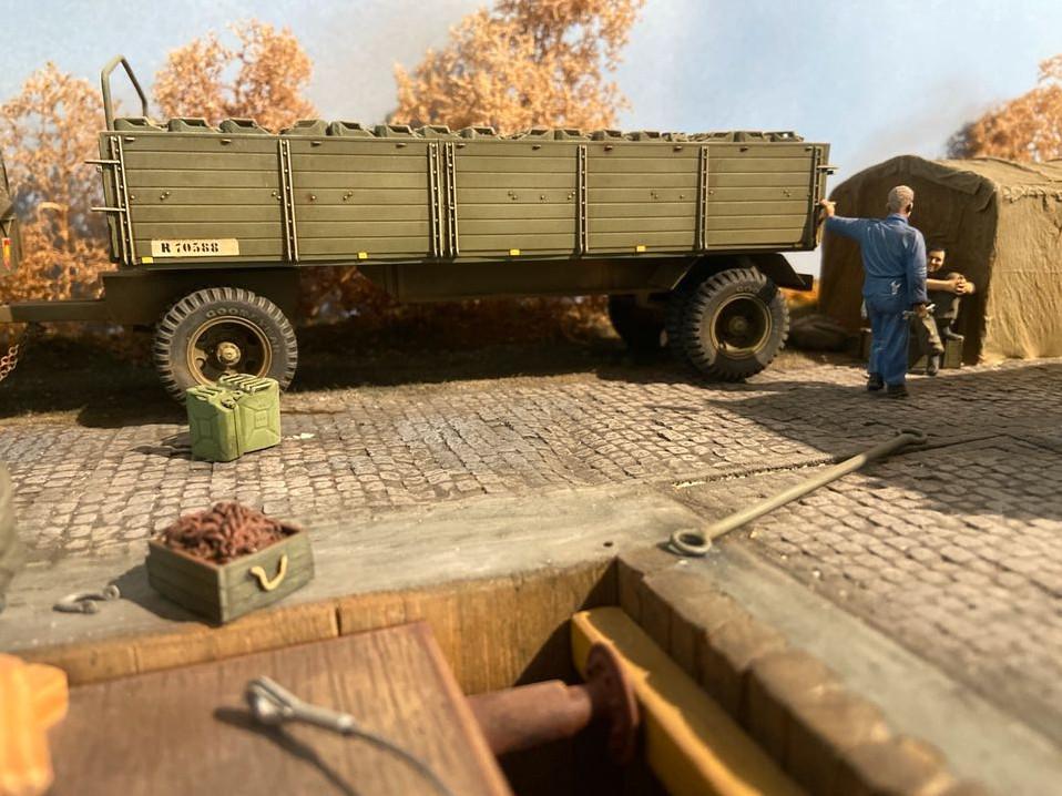 Modellbau Diorama Panzer LKW MAN Magirus 1:35 Belgien Unikat in Warburg