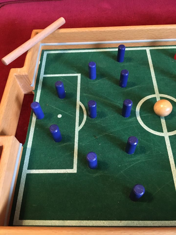 Tisch-Fußball, Kicker, Holzspielzeug in Regensburg