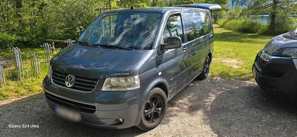 VW Multivan United2.5 131PS VollausstTÜVneu,8Fach,AutomatikScheck in Rosenheim