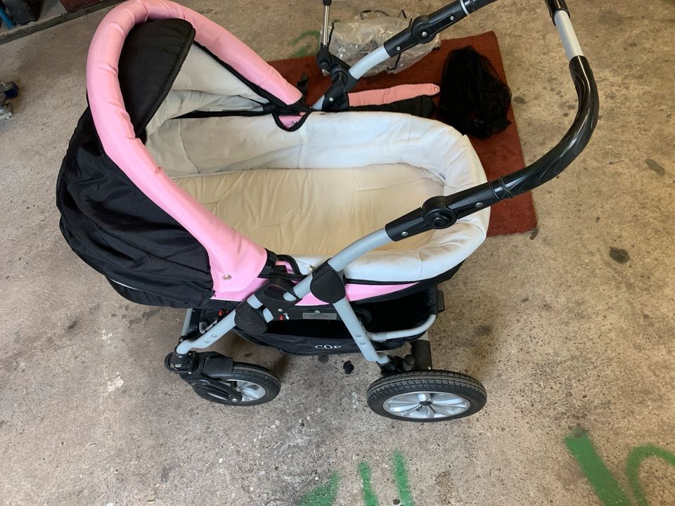 Kinderwagen zu verkaufen in Leisnig