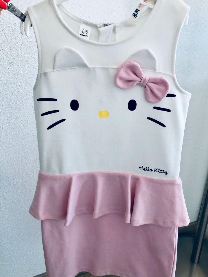 Kleid neu Hello kitty in Amberg