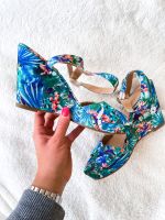 Keilabsatzes Schuhe Blumenmuster blau Sommer neu ungetragen Leipzig - Kleinzschocher Vorschau