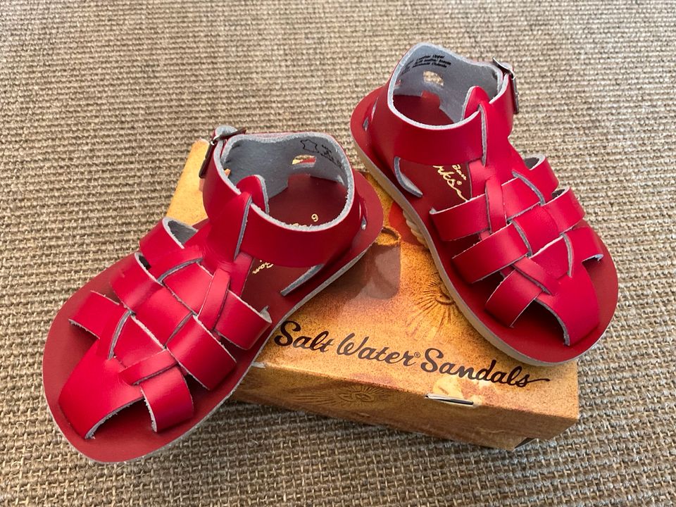 NEU! SALT WATER SANDALS Shark red Gr. 22 in Berlin