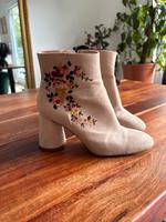 Zara Damen Stiefeletten bestickt Düsseldorf - Mörsenbroich Vorschau