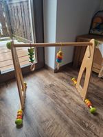 HABA - Baby Spieltrainer Farbenspaß mit zwei Hängefiguren Sachsen - Lengefeld Vorschau