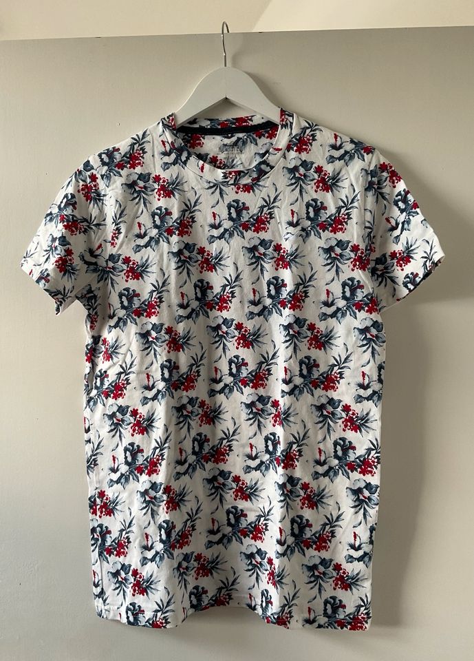 Hollister Herren T-Shirt Blumen Hawaii Gr. S in Trier