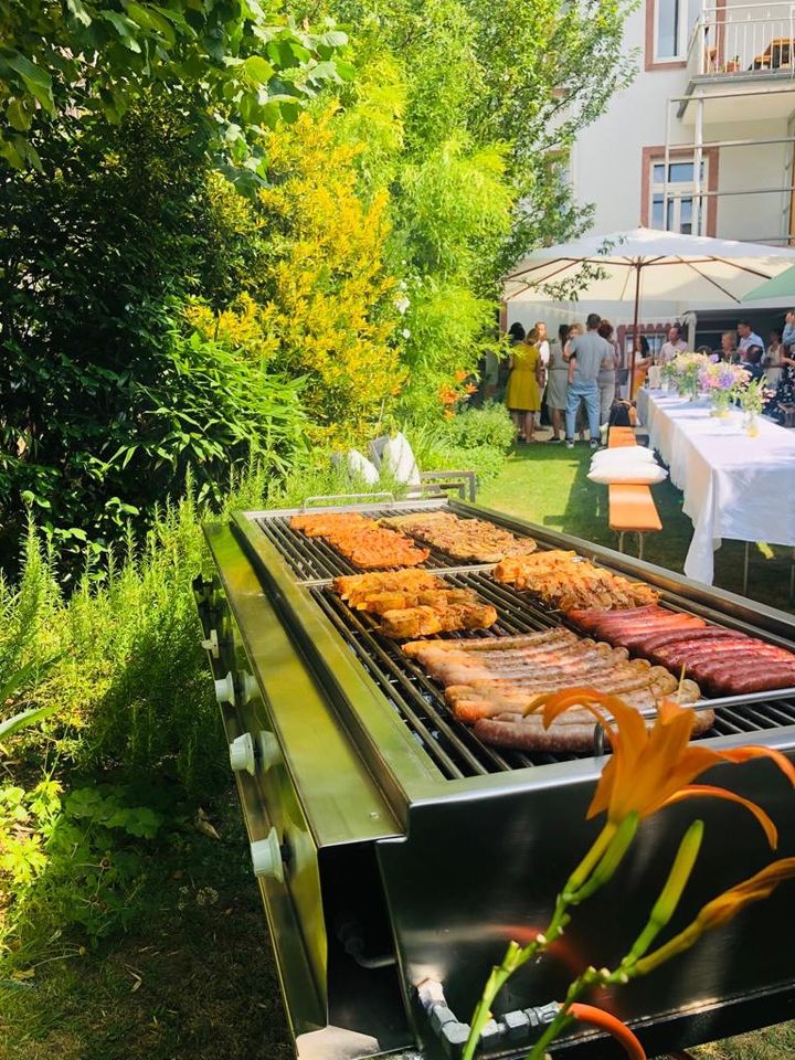 Grill BBQ Bräter grillstation xxl mieten zu vermieten catering in Bad Vilbel